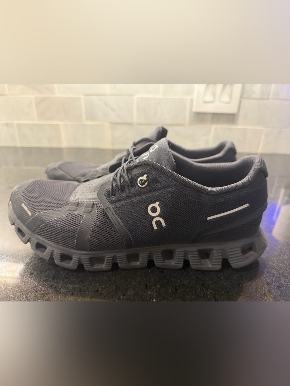 On Cloud 5 All Black Shoes Men’s 8 Women’s 9.5 EU 41 Running Walking